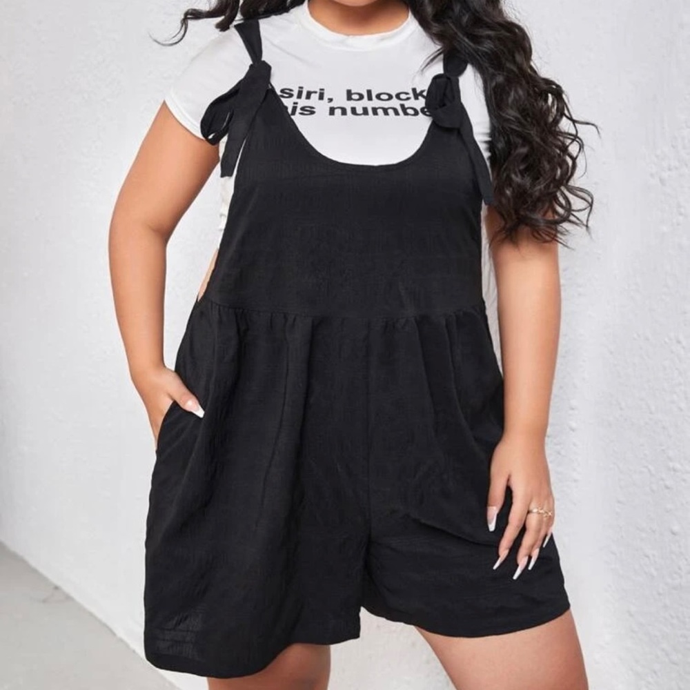 NWOT Tie Shoulder Romper